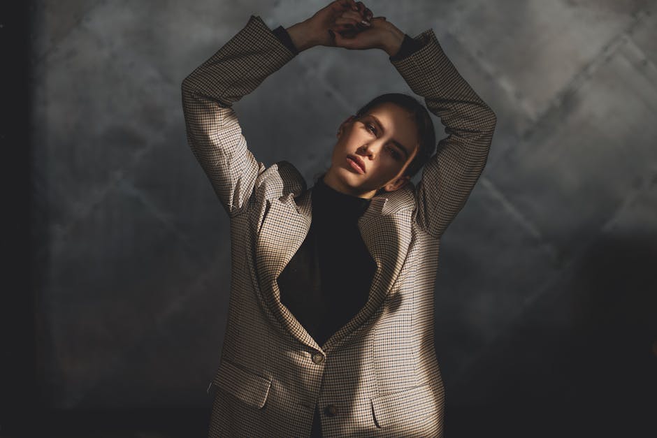 Best Velvet Blazers for Women 2024: Fabric Quality and Tailoring Analysis